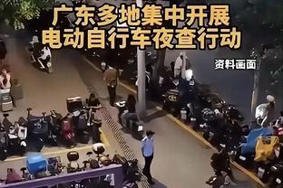 掘记：今天投篮怎么变准了？穆雷：因为上场赛后我看到你骂我太铁